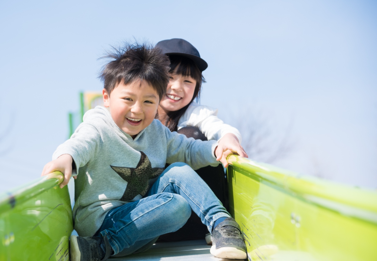 歯周病を治した健康的な子どもの歯