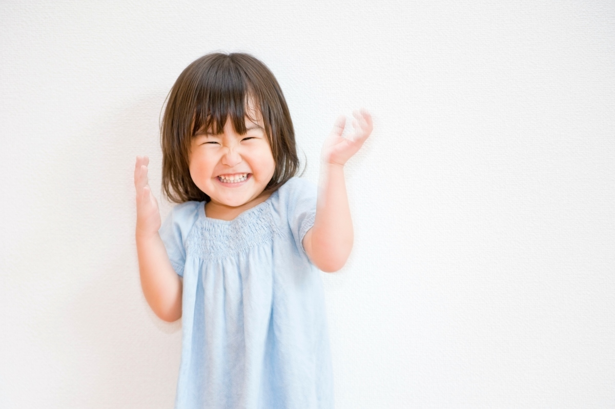 歯周病を治した健康的な子どもの歯